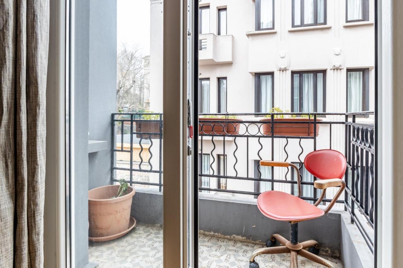 Flat With Balcony And Bosphorus View In Beyoglu Apartment อิสตันบูล ภายนอก รูปภาพ