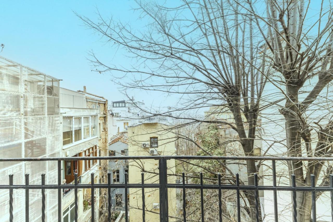 Flat With Balcony And Bosphorus View In Beyoglu Apartment อิสตันบูล ภายนอก รูปภาพ