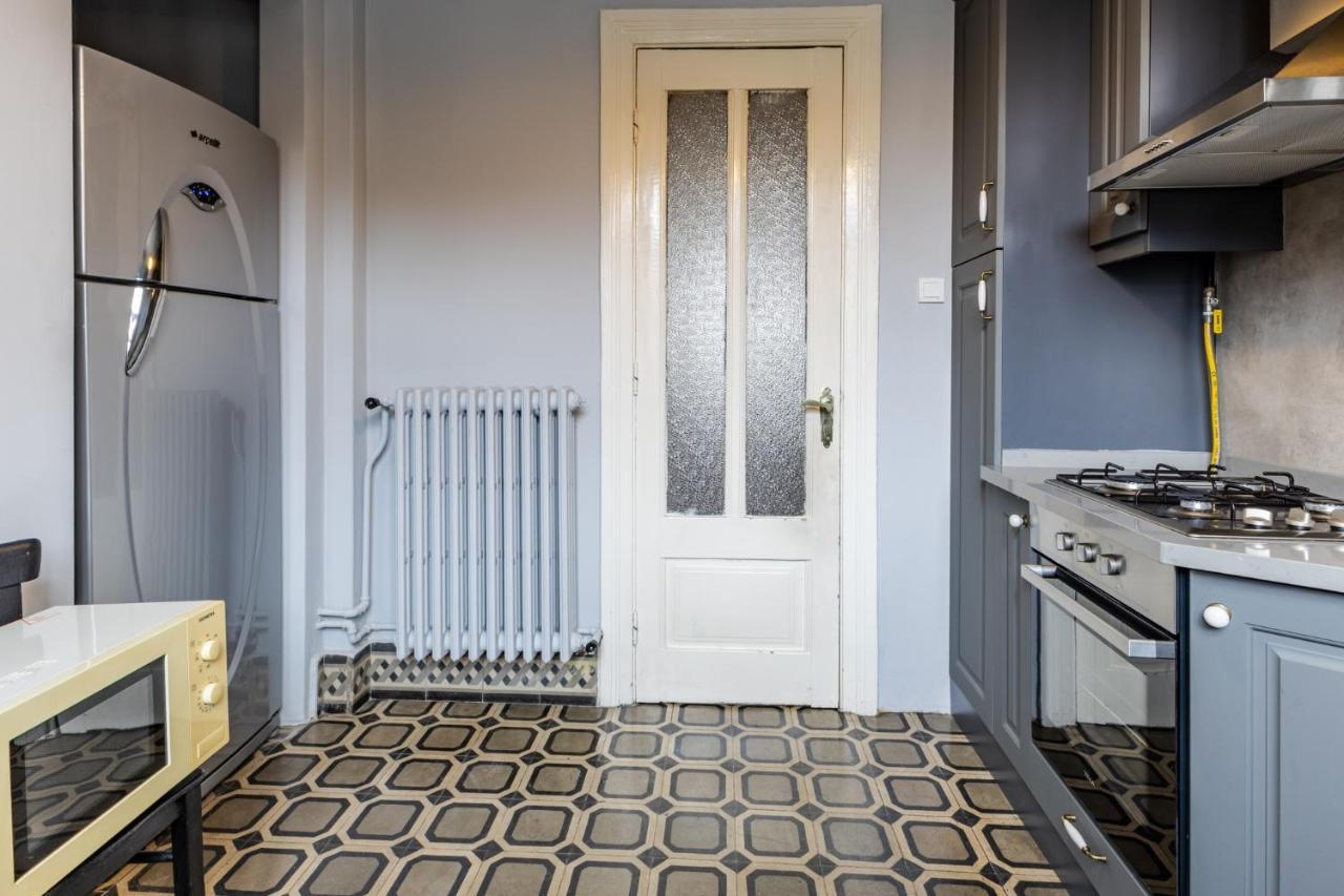 Flat With Balcony And Bosphorus View In Beyoglu Apartment อิสตันบูล ภายนอก รูปภาพ