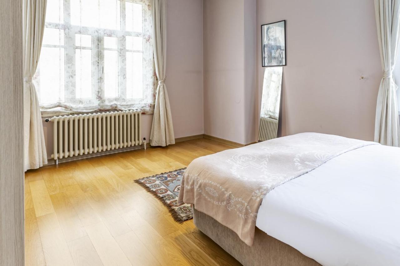 Flat With Balcony And Bosphorus View In Beyoglu Apartment อิสตันบูล ภายนอก รูปภาพ